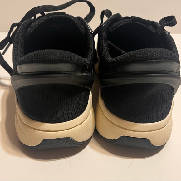 Kizik Paris Women's Size 7 Black/Pristine Leather Hands-Free Sneakers - Picture 11 of 16